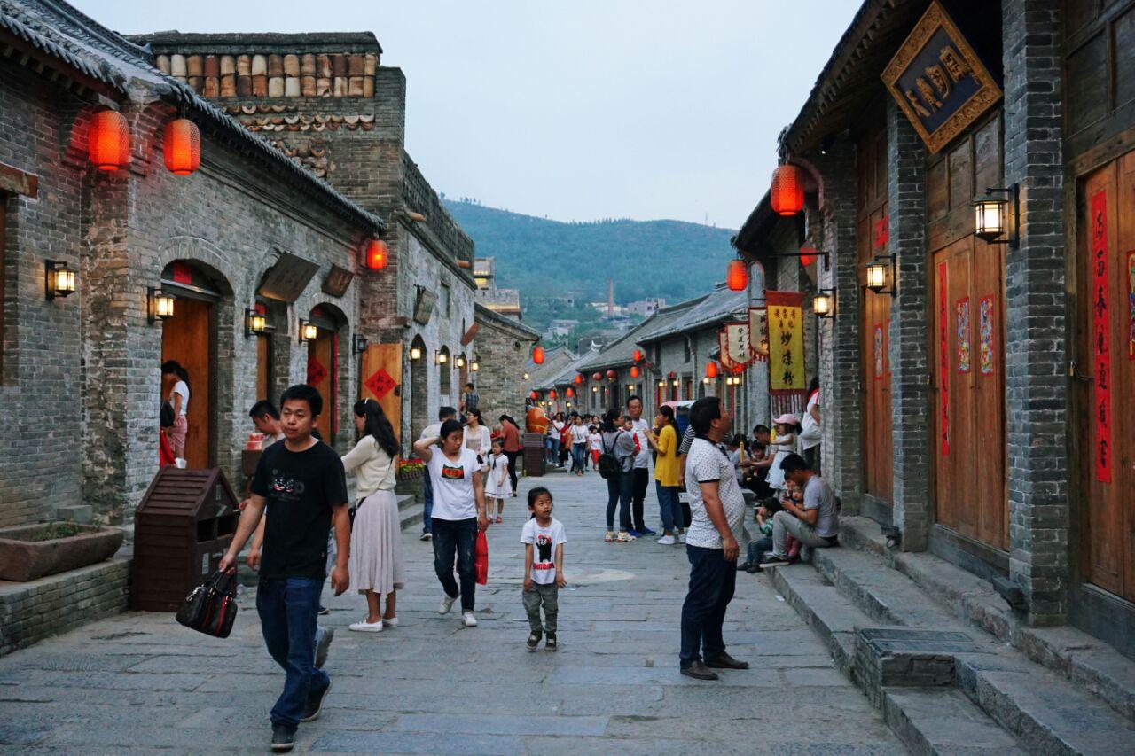 伊拉克一驻有美军的空军基地遭火箭弹袭击